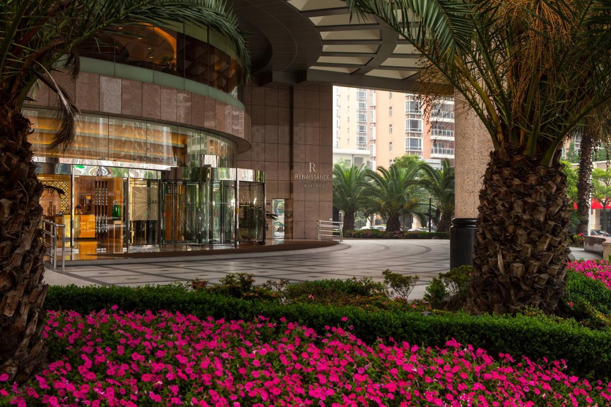 Renaissance Shanghai Pudong Hotel Exterior photo